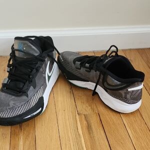 Mens Nike Kyrie 8 EP 'Orca' Size 10.5